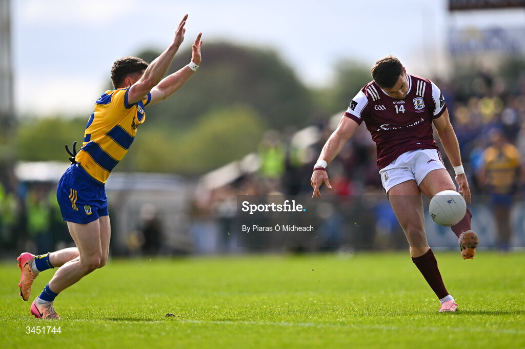 10 May 2026; Shane Walsh of Galway in action against Patrick Gavin of Roscommon during the Connacht GAA Football Senior Championship final match between Roscommon and Galway at King & Moffatt Dr Hyde Park in Roscommon. Photo by Piaras Ó Mídheach/Sportsfile