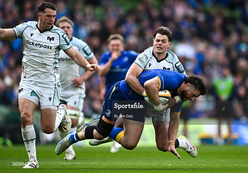 16 May 2026; Robbie Henshaw of Leinster is tackled by Jack Walsh of Ospreys during the United Rugby Championship match between Leinster and Ospreys at the Aviva Stadium in Dublin. Photo by Seb Daly/Sportsfile