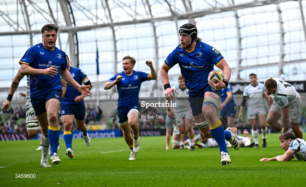 16 May 2026; Joe McCarthy of Leinster on his way to scoring his side's seventh try during the United Rugby Championship match between Leinster and Ospreys at the Aviva Stadium in Dublin. Photo by Seb Daly/Sportsfile
