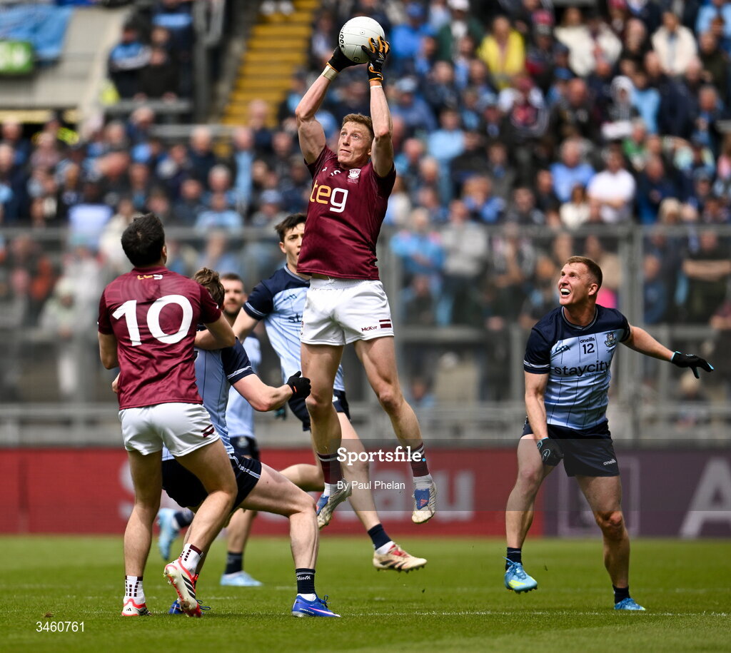 17 May 2026; Ray Connellan of Westmeath catches a high ball during the Leinster GAA Football Senior Championship final match between Dublin and Westmeath at Croke Park in Dublin. Photo by Paul Phelan/Sportsfile