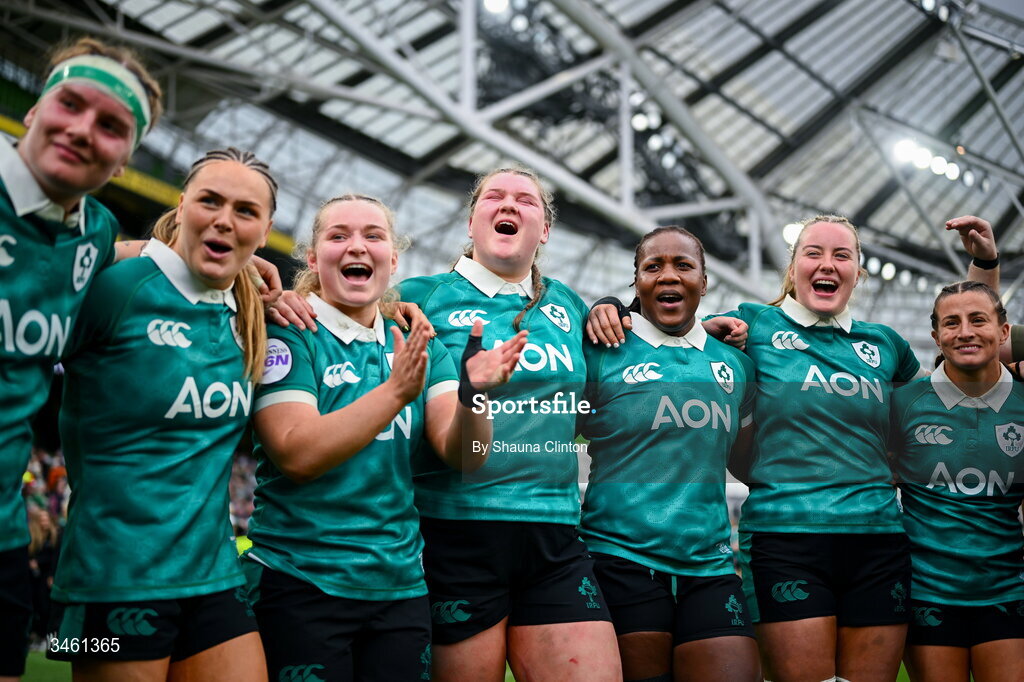 17 May 2026; Ireland players huddle after their side's victory in the Women's 6 Nations Rugby Championship match between Ireland and Scotland at the Aviva Stadium in Dublin. Photo by Shauna Clinton/Sportsfile