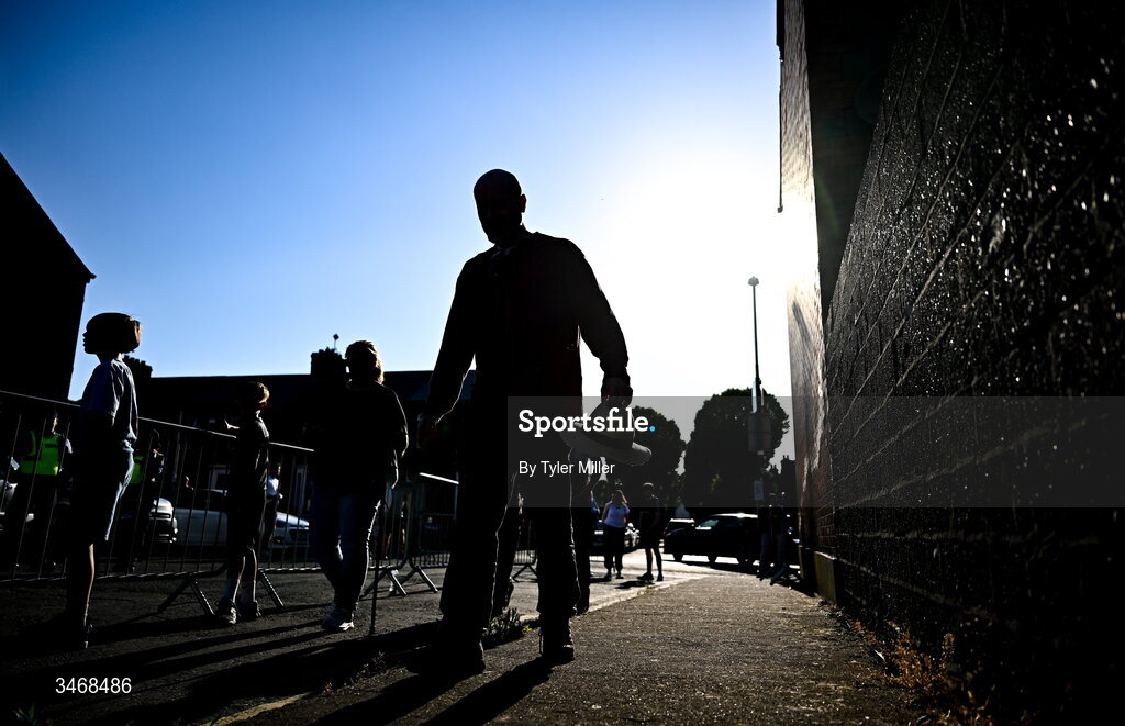 25 May 2026; Bohemians supporters make their way to the stadium before the SSE Airtricity Men’s Premier Division match between Bohemians and Shamrock Rovers at Dalymount Park in Dublin. Photo by Tyler Miller/Sportsfile