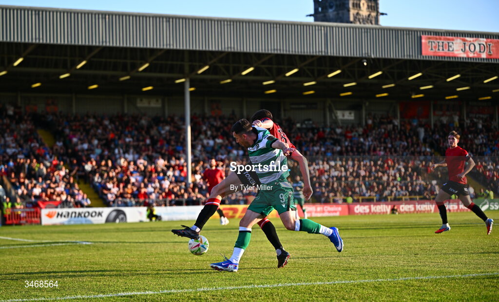 25 May 2026; Aaron Greene of Shamrock Rovers in action against Patrick Hickey of Bohemians during the SSE Airtricity Men’s Premier Division match between Bohemians and Shamrock Rovers at Dalymount Park in Dublin. Photo by Tyler Miller/Sportsfile