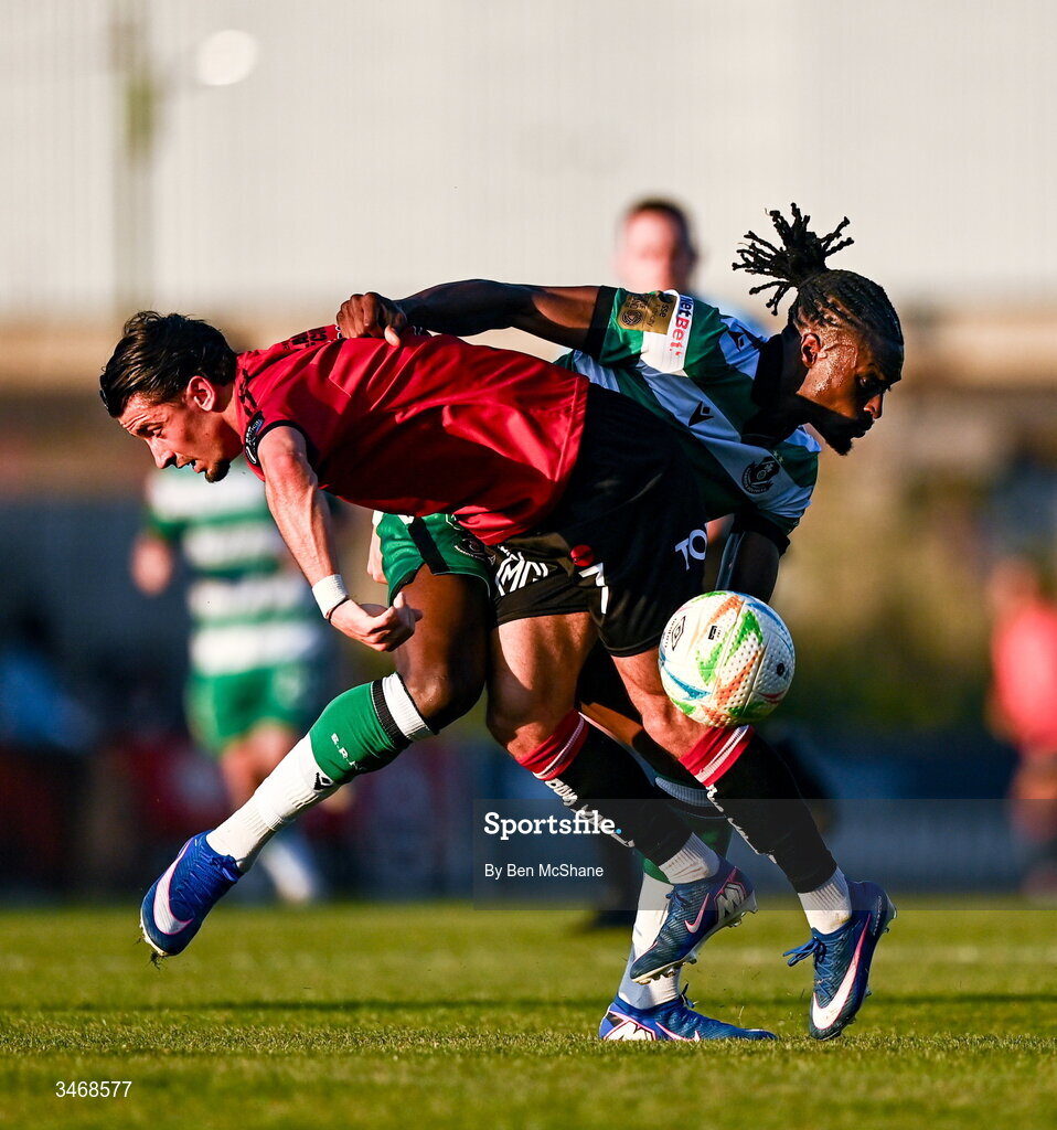 25 May 2026; Connor Parsons of Bohemians in action against Tunmise Sobowale of Shamrock Rovers during the SSE Airtricity Men’s Premier Division match between Bohemians and Shamrock Rovers at Dalymount Park in Dublin. Photo by Ben McShane/Sportsfile