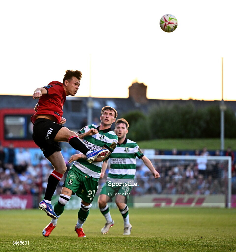 25 May 2026; Dayle Rooney of Bohemians in action against Danny Grant of Shamrock Rovers during the SSE Airtricity Men’s Premier Division match between Bohemians and Shamrock Rovers at Dalymount Park in Dublin. Photo by Tyler Miller/Sportsfile
