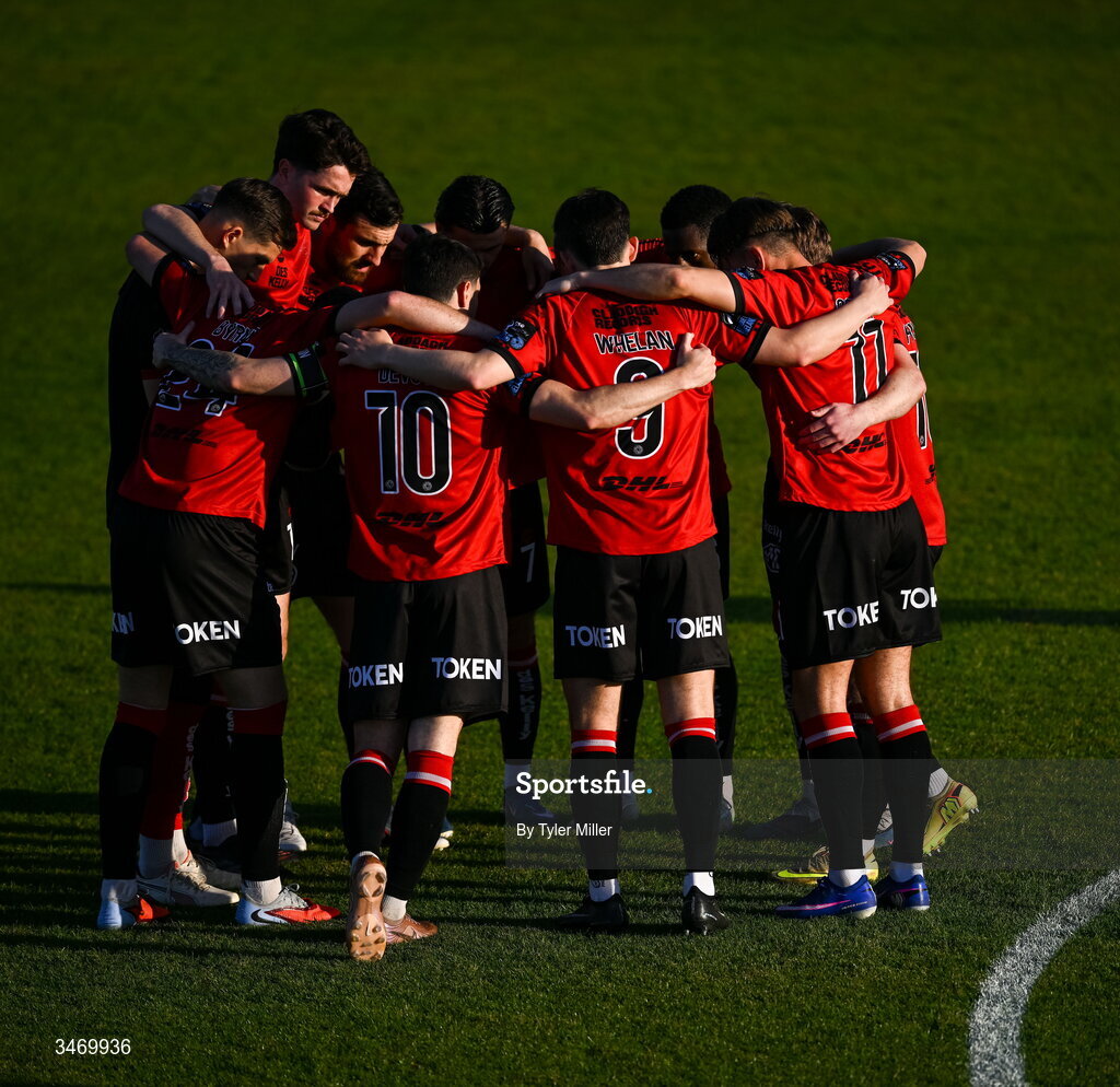 25 May 2026; Bohemians players huddle before the SSE Airtricity Men’s Premier Division match between Bohemians and Shamrock Rovers at Dalymount Park in Dublin. Photo by Tyler Miller/Sportsfile