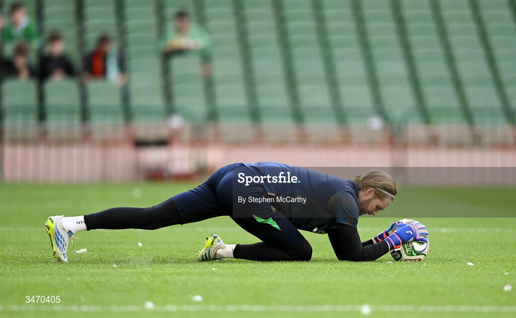 28 May 2026; Republic of Ireland goalkeeper Caoimhin Kelleher warms-up before the international friendly match between Republic of Ireland and Qatar at the Aviva Stadium in Dublin. Photo by Stephen McCarthy/Sportsfile
