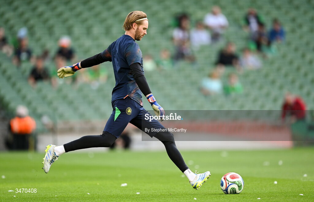 28 May 2026; Republic of Ireland goalkeeper Caoimhin Kelleher warms-up before the international friendly match between Republic of Ireland and Qatar at the Aviva Stadium in Dublin. Photo by Stephen McCarthy/Sportsfile