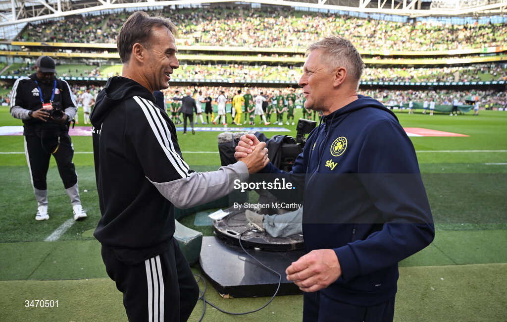 28 May 2026; Republic of Ireland head coach Heimir Hallgrimsson, right, and Qatar head coach Julen Lopetegui shake hands before the international friendly match between Republic of Ireland and Qatar at the Aviva Stadium in Dublin. Photo by Stephen McCarthy/Sportsfile