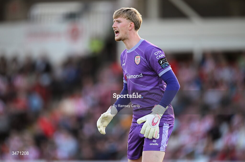 25 May 2026; Derry City goalkeeper Eddie Beach during the SSE Airtricity Men’s Premier Division match between Derry City and Shelbourne at Find Insurance Celtic Park in Derry. Photo by Ramsey Cardy/Sportsfile