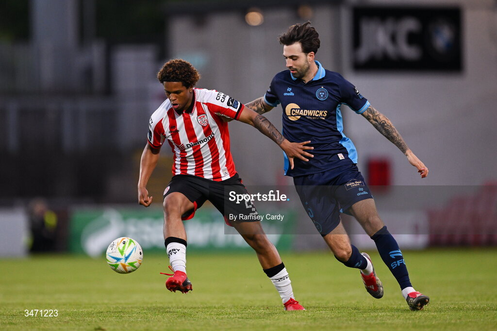 25 May 2026; Henry Rylah of Derry City in action against Ellis Chapman of Shelbourne during the SSE Airtricity Men’s Premier Division match between Derry City and Shelbourne at Find Insurance Celtic Park in Derry. Photo by Ramsey Cardy/Sportsfile