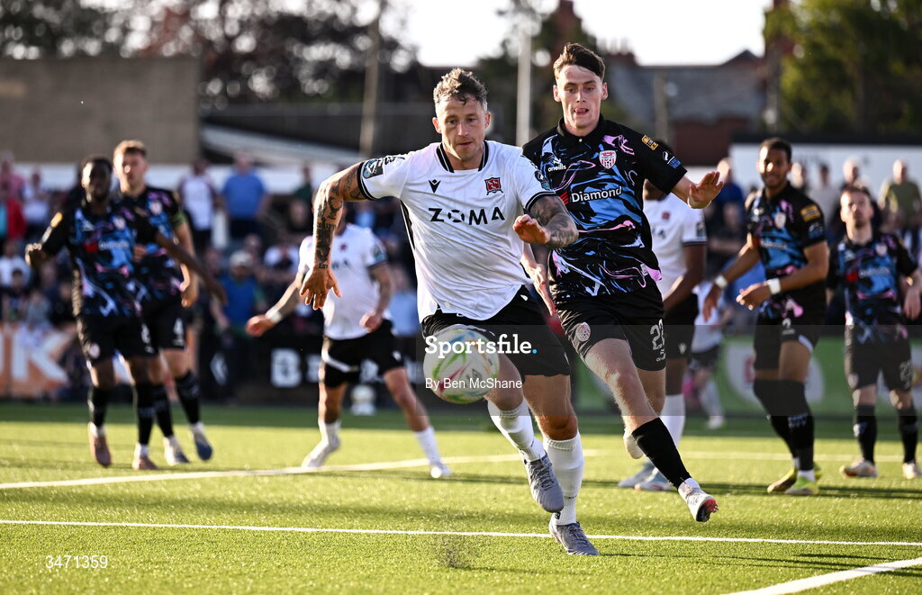 29 May 2026; Rob Cornwall of Dundalk in action against Conor Barr of Derry City during the SSE Airtricity Men’s Premier Division match between Dundalk and Derry City at Oriel Park in Dundalk, Louth. Photo by Ben McShane/Sportsfile