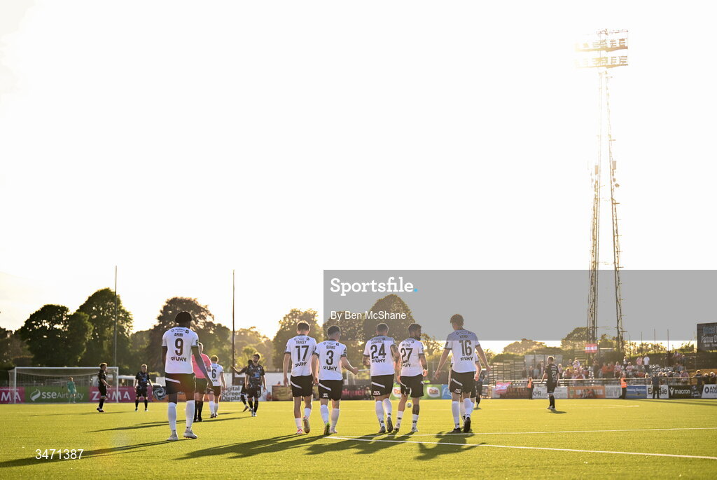 29 May 2026; Dundalk players after their first goal, scored by Daryl Horgan, not pictured, the SSE Airtricity Men’s Premier Division match between Dundalk and Derry City at Oriel Park in Dundalk, Louth. Photo by Ben McShane/Sportsfile