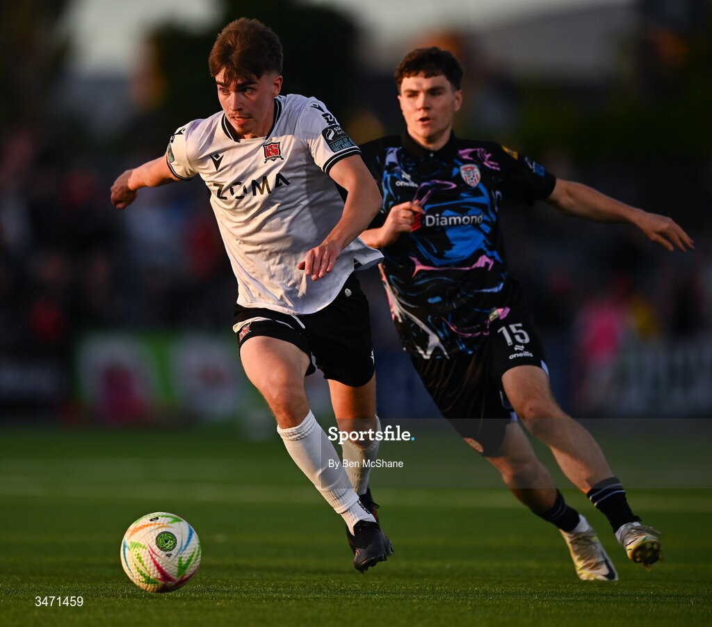 29 May 2026; Eoin Kenny of Dundalk in action against James Clarke of Derry City during the SSE Airtricity Men’s Premier Division match between Dundalk and Derry City at Oriel Park in Dundalk, Louth. Photo by Ben McShane/Sportsfile