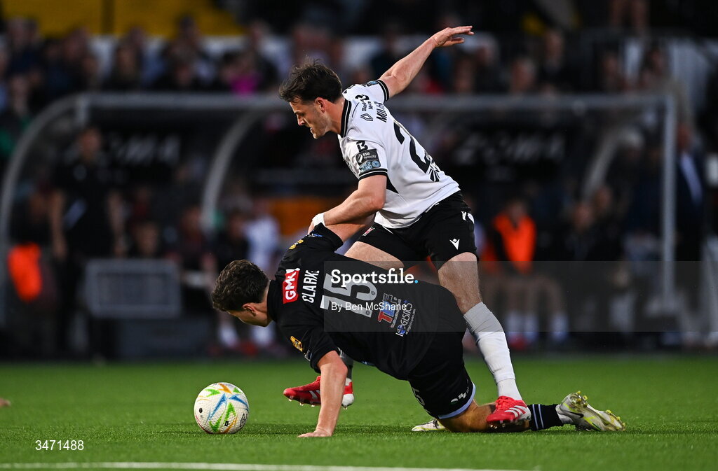 29 May 2026; James Clarke of Derry City in action against Danny Mullen of Dundalk during the SSE Airtricity Men’s Premier Division match between Dundalk and Derry City at Oriel Park in Dundalk, Louth. Photo by Ben McShane/Sportsfile