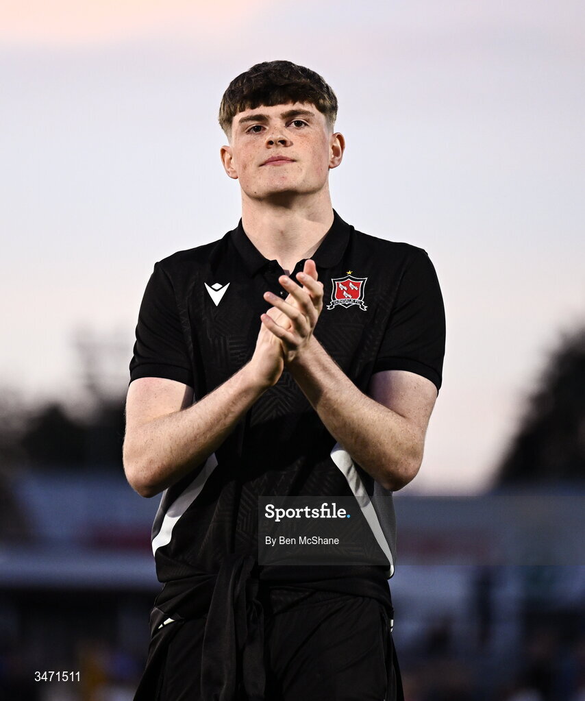 29 May 2026; Vinnie Leonard of Dundalk acknowledges the Dundalk supporters for the final time before his transfer to Norwich City on July 1st after the SSE Airtricity Men’s Premier Division match between Dundalk and Derry City at Oriel Park in Dundalk, Louth. Photo by Ben McShane/Sportsfile