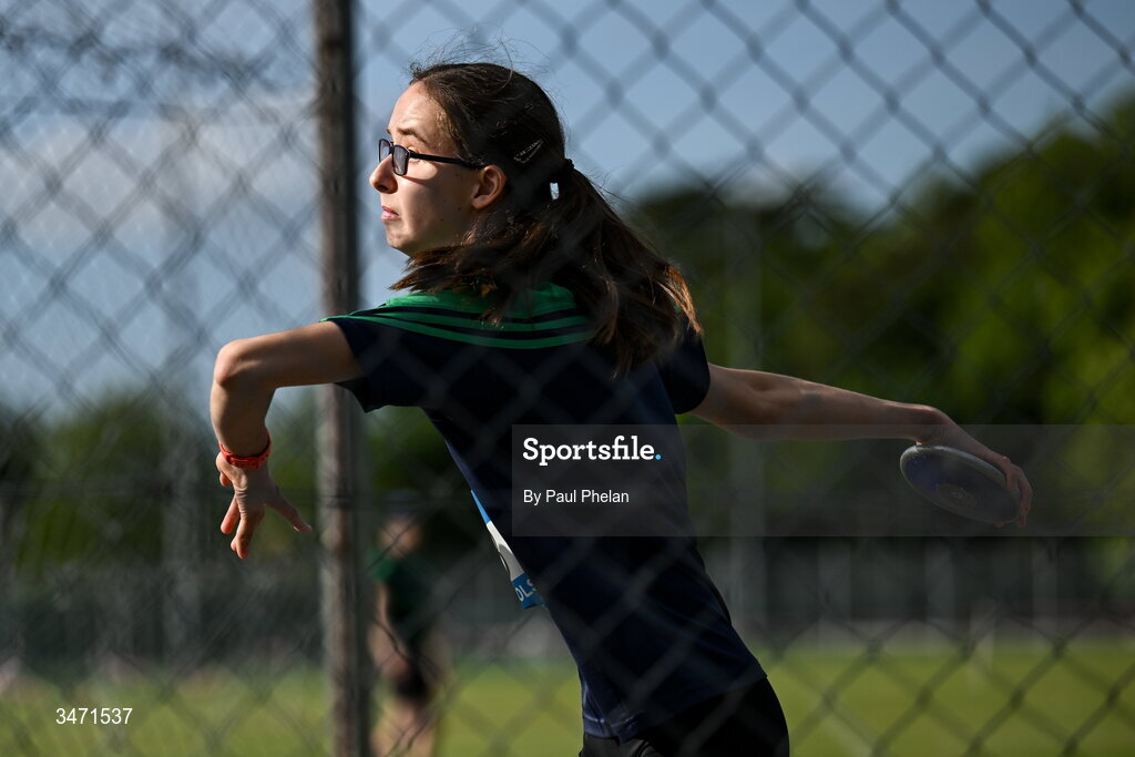 29 May 2026; Sophie Ferguson of Santa Sabina Sutton, Dublin, competing in the junior girls discus, which she wins, during day one of the 123.ie All-Ireland Schools' Track and Field Championships at Tullamore Harriers Athletics Club in Offaly. Photo by Paul Phelan/Sportsfile