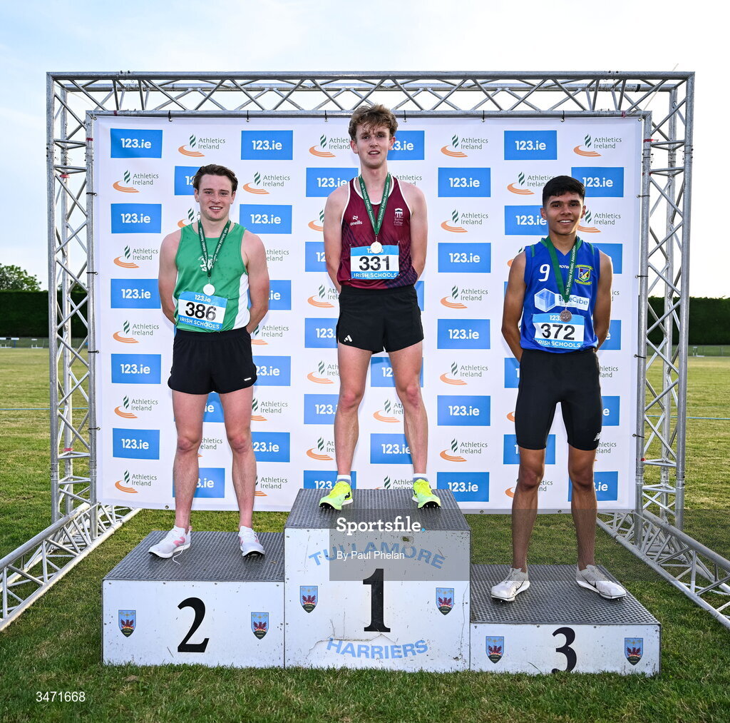 29 May 2026; Tom Murphy of Borris College, Carlow, centre, who fininshed first alongside Alex Ó Tuama of Gonzaga College, Dublin, left, who finished second and Charlie Gunawardhana of Donahies C.S., Dublin, right, who finished third, in the the senior boys 2000m steeplechase during day one of the 123.ie All-Ireland Schools' Track and Field Championships at Tullamore Harriers Athletics Club in Offaly. Photo by Paul Phelan/Sportsfile
