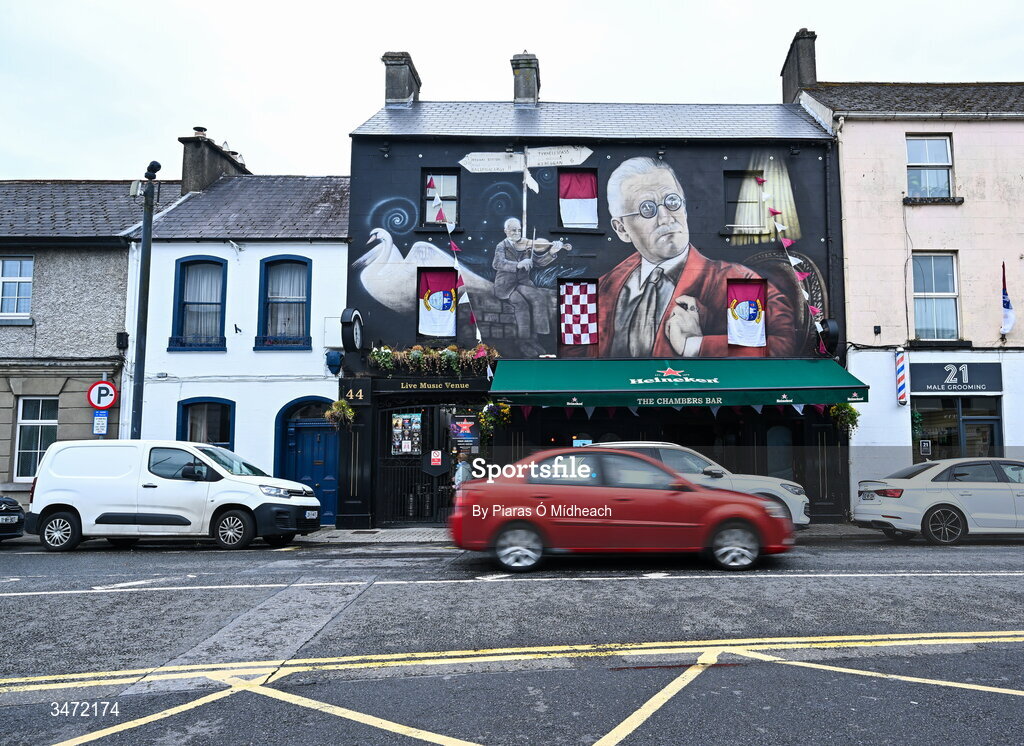 30 May 2026; A general view of The Chambers Bar in Mullingar decorated in Westmeath colours before the GAA Football All-Ireland Senior Championship Round 1 match between Westmeath and Cavan at TEG Cusack Park in Mullingar, Westmeath. Photo by Piaras Ó Mídheach/Sportsfile