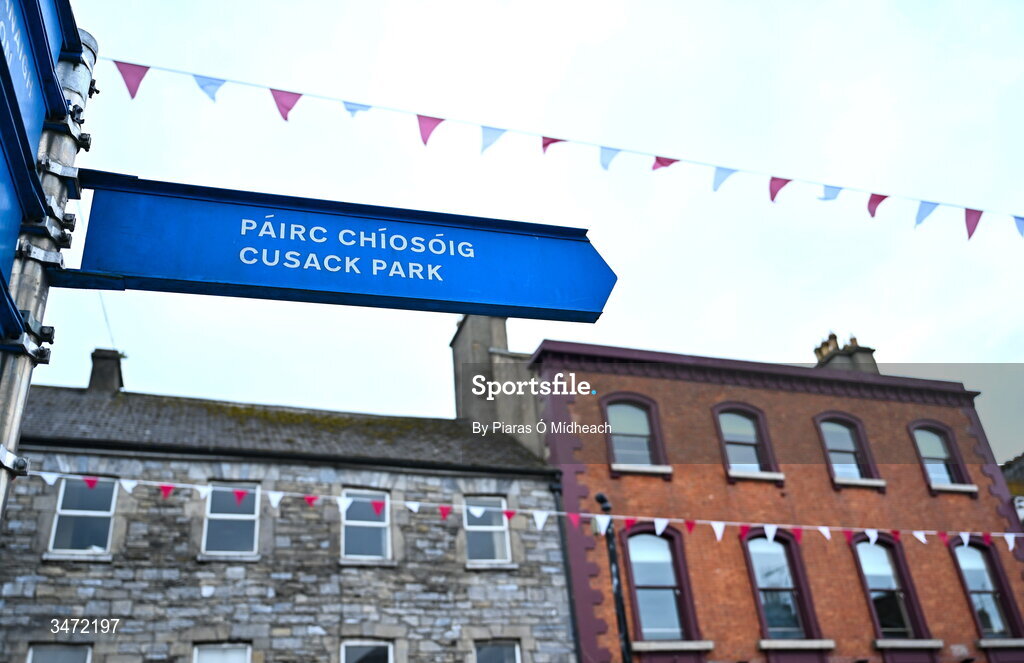 30 May 2026; A road sign in Mullingar pointing in the direction of Cusack Park before the GAA Football All-Ireland Senior Championship Round 1 match between Westmeath and Cavan at TEG Cusack Park in Mullingar, Westmeath. Photo by Piaras Ó Mídheach/Sportsfile