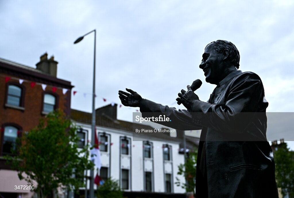 30 May 2026; The Joe Dolan statue in Mullingar before the GAA Football All-Ireland Senior Championship Round 1 match between Westmeath and Cavan at TEG Cusack Park in Mullingar, Westmeath. Photo by Piaras Ó Mídheach/Sportsfile