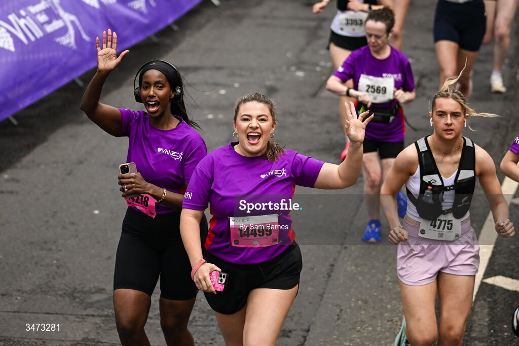 31 May 2026; VHI ambassadors Katja Mia, left, and Clóda Scanlon during the 2026 Vhi Women’s Mini Marathon. Almost 30,000 women from all over the country took to the streets of Dublin to run, walk and jog the 10km route, raising much needed funds for hundreds of charities around the country. www.vhiwomensminimarathon.ie. Photo by Sam Barnes/Sportsfile