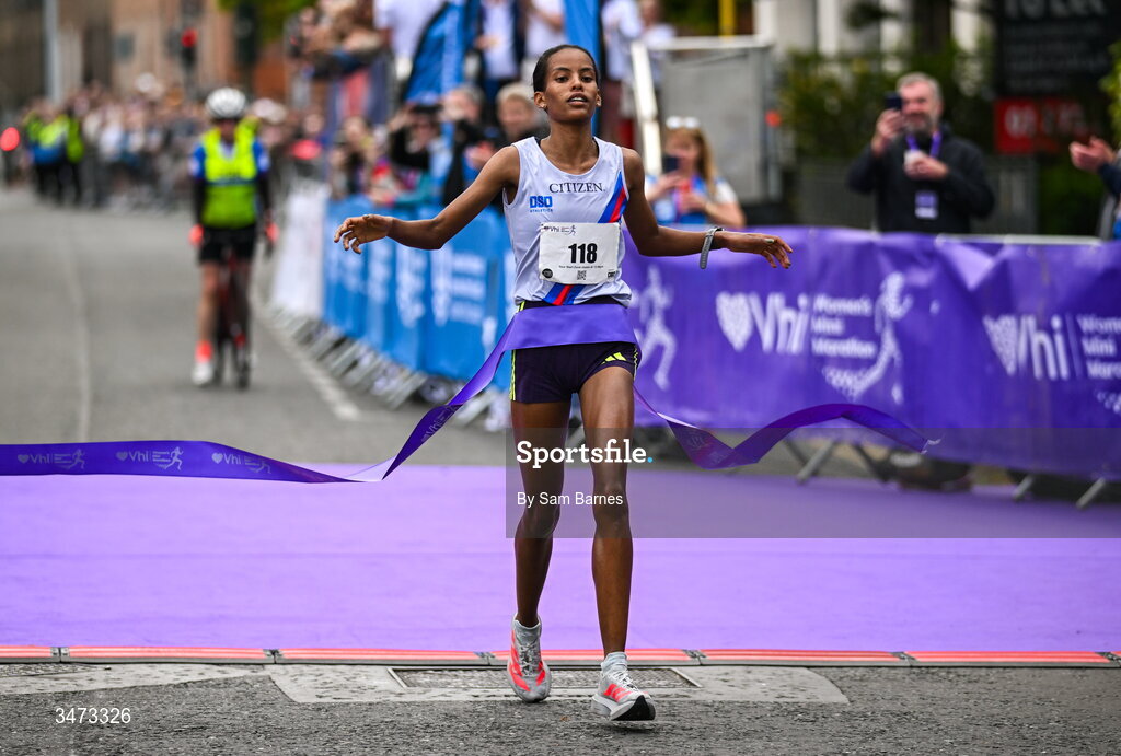 31 May 2026; Chaltu Dida crosses the line to win the 2026 Vhi Women’s Mini Marathon. Almost 30,000 women from all over the country took to the streets of Dublin to run, walk and jog the 10km route, raising much needed funds for hundreds of charities around the country. www.vhiwomensminimarathon.ie. Photo by Sam Barnes/Sportsfile