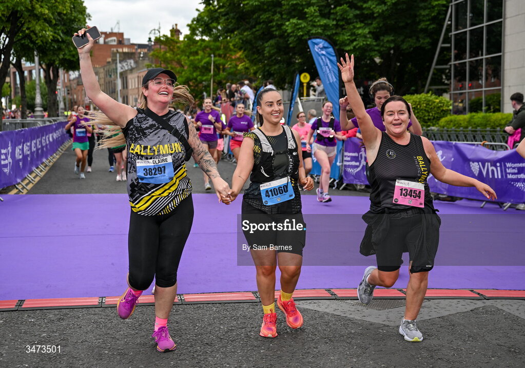 31 May 2026; Participants during the 2026 Vhi Women’s Mini Marathon. Almost 30,000 women from all over the country took to the streets of Dublin to run, walk and jog the 10km route, raising much needed funds for hundreds of charities around the country. www.vhiwomensminimarathon.ie. Photo by Sam Barnes/Sportsfile
