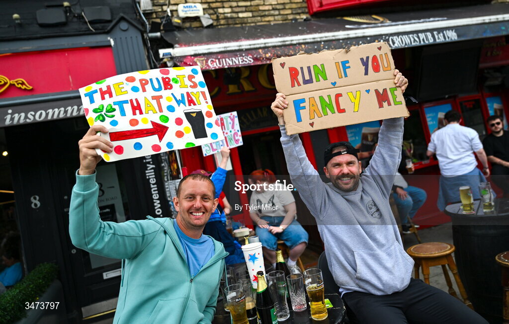 31 May 2026; Supporters during the 2026 Vhi Women’s Mini Marathon. Almost 30,000 women from all over the country took to the streets of Dublin to run, walk and jog the 10km route, raising much needed funds for hundreds of charities around the country. www.vhiwomensminimarathon.ie. Photo by Tyler Miller/Sportsfile
