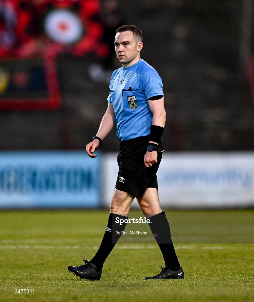 25 May 2026; Referee Kevin O'Sullivan during the SSE Airtricity Men’s Premier Division match between Bohemians and Shamrock Rovers at Dalymount Park in Dublin. Photo by Ben McShane/Sportsfile