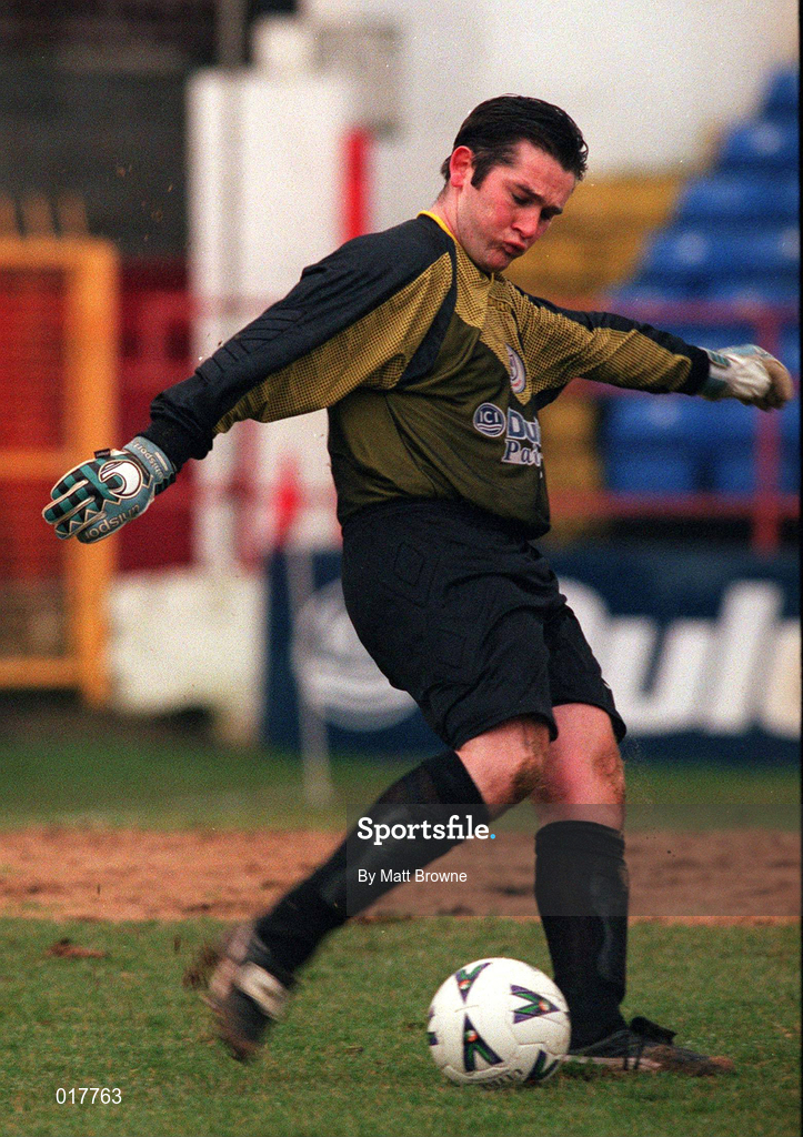 31 January 1999; Alan Gough of Shelbourne during the Harp Lager National League Premier Division match between Shelbourne and Cork City at Tolka Park in Dublin. Photo by Matt Browne/Sportsfile