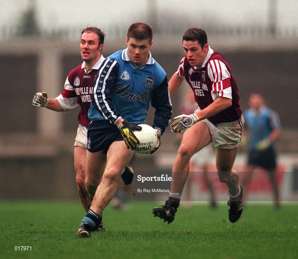 30 January 1999; Dessie Farrell of Dublin in action against  David Murphy, right, and Ger Heavin of Westmeath during the O'Byrne Cup Semi-Final match between Dublin and Westmeath at Parnell Park in Dublin. Photo by Ray McManus/Sportsfile
