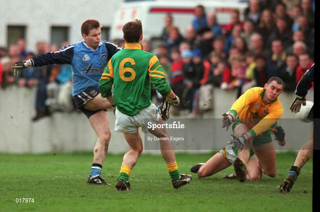 14 February 1999; Dessie Farrell of Dublin shoots to score a goal during the Church & General National Football League Division 1 match between Dublin and Leitrim at Parnell Park in Dublin. Photo by Damien Eagers/Sportsfile