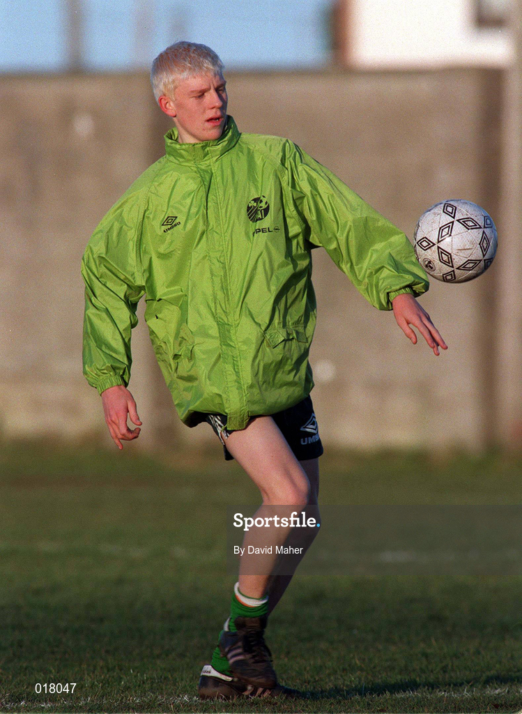 21 January 1999; Glen Fitzpatrick during a Republic of Ireland U17's training session at St. Fintans School in Sutton, Dublin. Photo by David Maher/Sportsfile