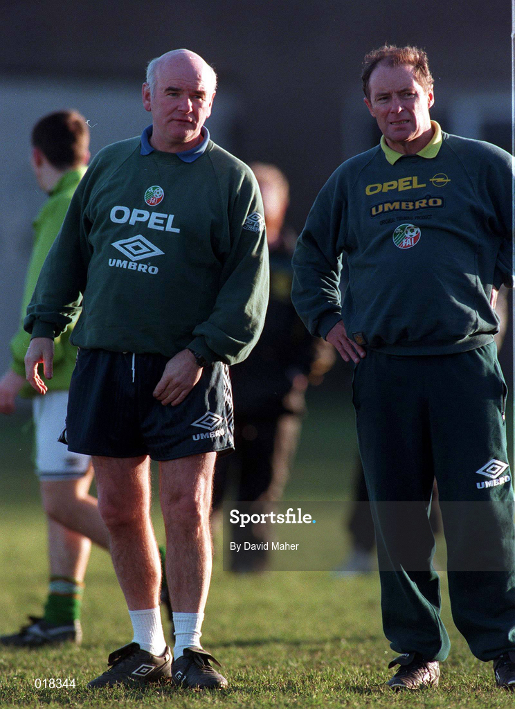 21 January 1999; Assistant Manager Noel O'Reilly, left, and manager Brian Kerr during a Republic of Ireland U17's training session at St. Fintans School in Sutton, Dublin. Photo by David Maher/Sportsfile