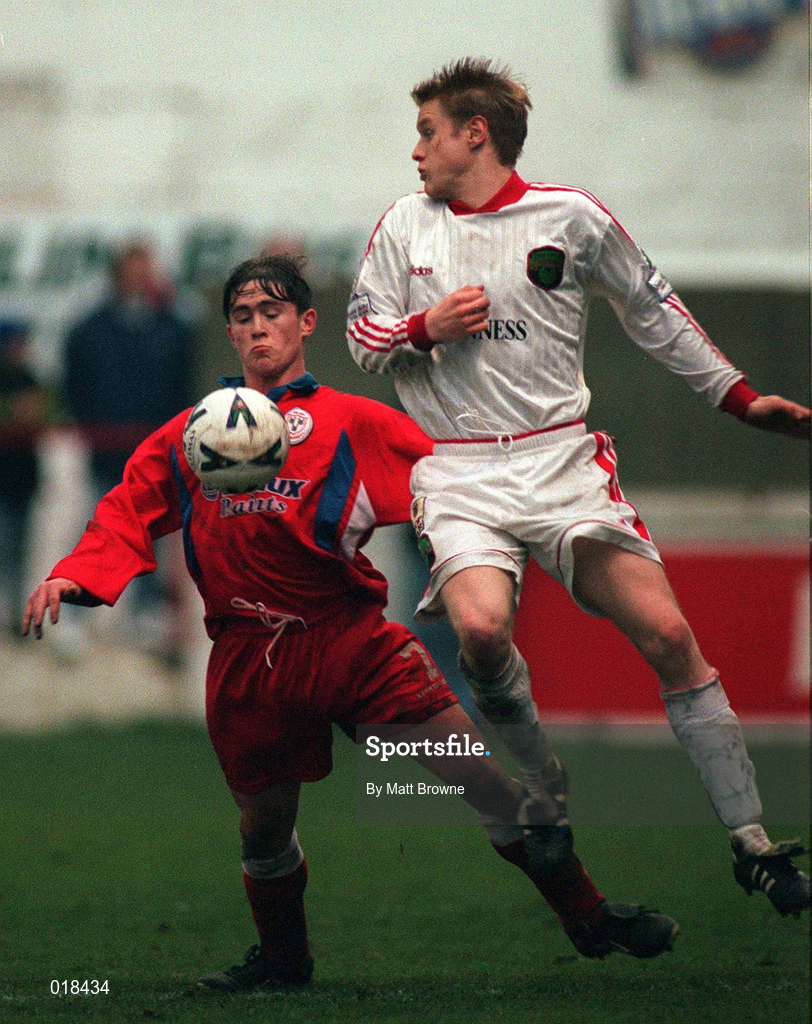 31 January 1999; Colin O'Brien of Cork City in action against Richie Baker of Shelbourne during the Harp Lager National League Premier Division match between Shelbourne and Cork City at Tolka Park in Dublin. Photo by Matt Browne/Sportsfile