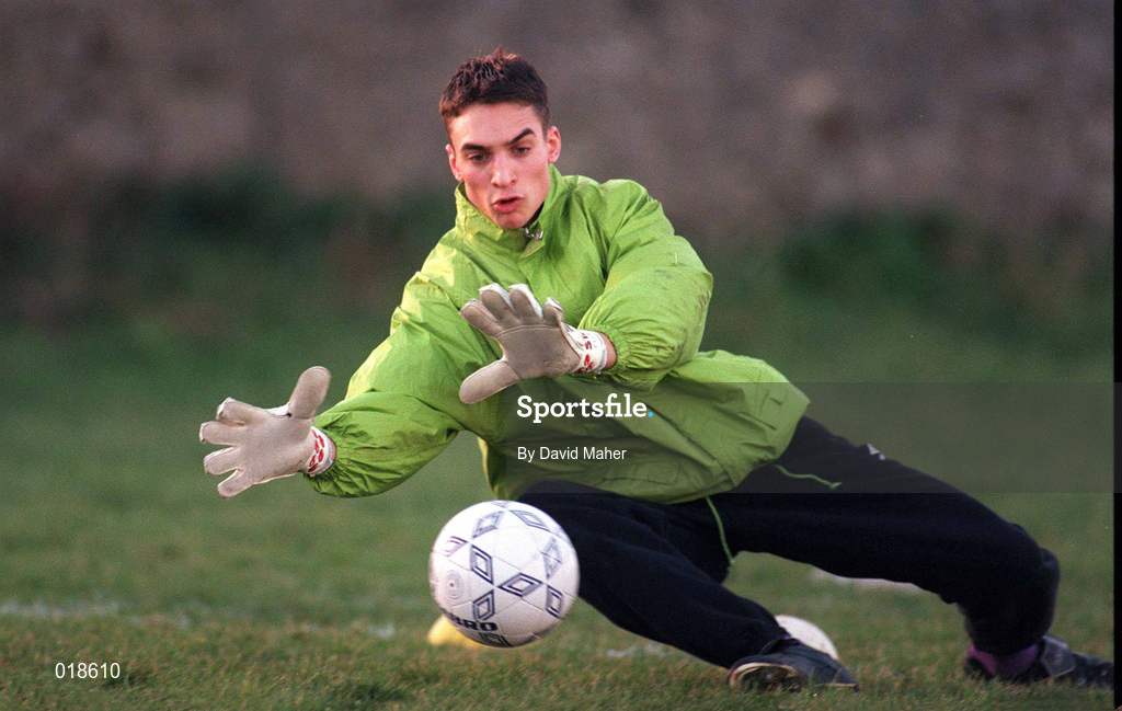21 January 1999; Wesdie Abdelaziz during a Republic of Ireland U17's training session at St. Fintans School in Sutton, Dublin. Photo by David Maher/Sportsfile
