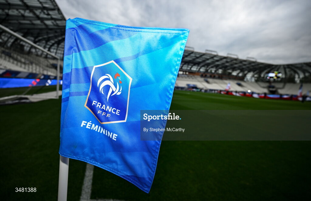 9 June 2026; A general view of a corner flag before the 2027 FIFA Women’s World Cup Qualifier match between France and Republic of Ireland at Stade des Alpes in Grenoble, France. Photo by Stephen McCarthy/Sportsfile