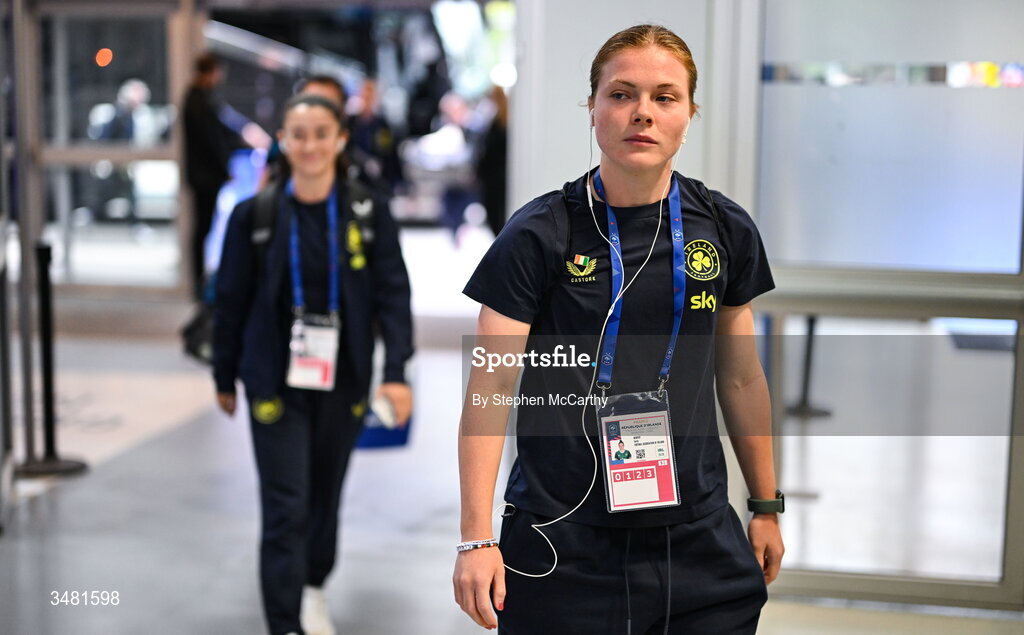 9 June 2026; Emily Murphy of Republic of Ireland arrives before the 2027 FIFA Women’s World Cup Qualifier match between France and Republic of Ireland at Stade des Alpes in Grenoble, France. Photo by Stephen McCarthy/Sportsfile