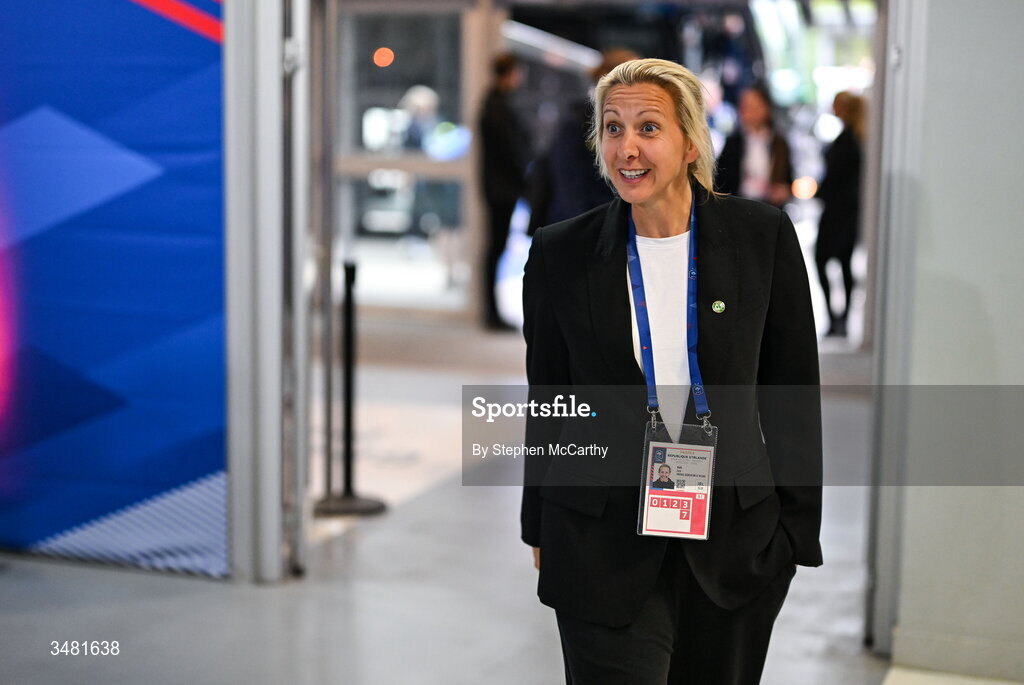 9 June 2026; Republic of Ireland head coach Carla Ward arrives before the 2027 FIFA Women’s World Cup Qualifier match between France and Republic of Ireland at Stade des Alpes in Grenoble, France. Photo by Stephen McCarthy/Sportsfile