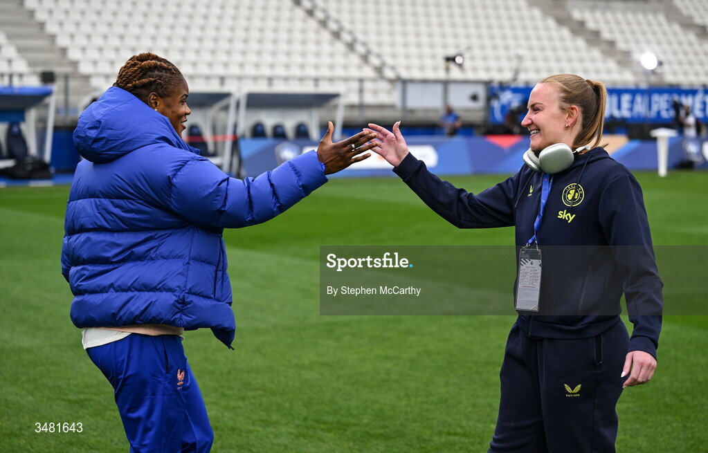 9 June 2026; Republic of Ireland goalkeeper Courtney Brosnan greets Kelly Gago of France, her Everton teammate, before the 2027 FIFA Women’s World Cup Qualifier match between France and Republic of Ireland at Stade des Alpes in Grenoble, France. Photo by Stephen McCarthy/Sportsfile