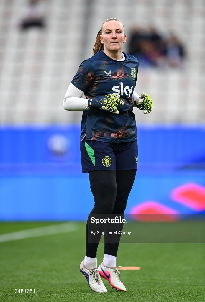 9 June 2026; Republic of Ireland goalkeeper Courtney Brosnan warms up before the 2027 FIFA Women’s World Cup Qualifier match between France and Republic of Ireland at Stade des Alpes in Grenoble, France. Photo by Stephen McCarthy/Sportsfile