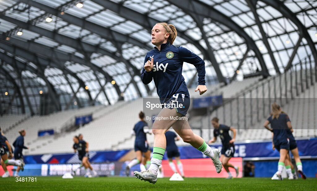 9 June 2026; Amber Barrett of Republic of Ireland warms up before the 2027 FIFA Women’s World Cup Qualifier match between France and Republic of Ireland at Stade des Alpes in Grenoble, France. Photo by Stephen McCarthy/Sportsfile