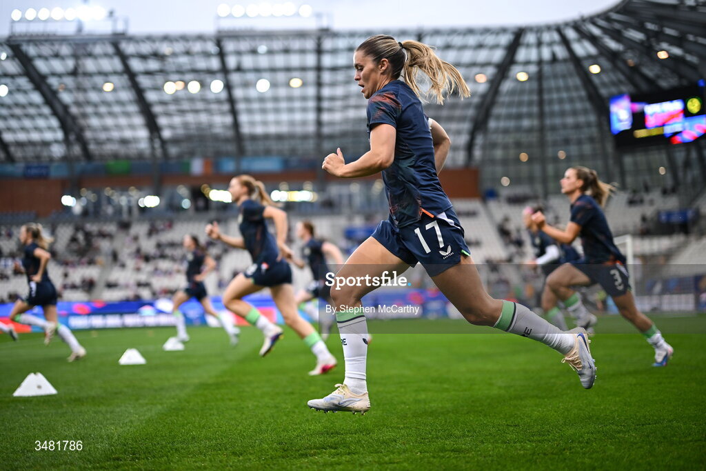 9 June 2026; Jamie Finn of Republic of Ireland warms up before the 2027 FIFA Women’s World Cup Qualifier match between France and Republic of Ireland at Stade des Alpes in Grenoble, France. Photo by Stephen McCarthy/Sportsfile