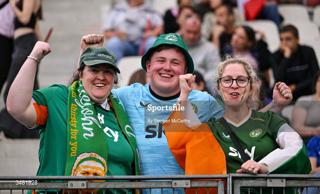 9 June 2026; Republic of Ireland supporters before the 2027 FIFA Women’s World Cup Qualifier match between France and Republic of Ireland at Stade des Alpes in Grenoble, France. Photo by Stephen McCarthy/Sportsfile