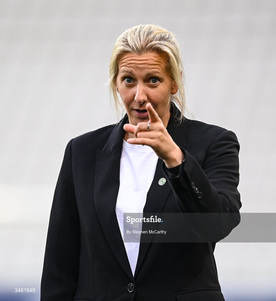 9 June 2026; Republic of Ireland head coach Carla Ward before the 2027 FIFA Women’s World Cup Qualifier match between France and Republic of Ireland at Stade des Alpes in Grenoble, France. Photo by Stephen McCarthy/Sportsfile