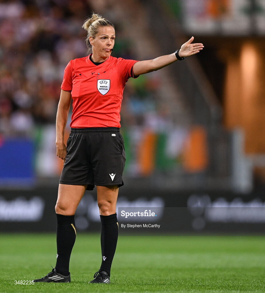 9 June 2026; Referee Désirée Blanco during the 2027 FIFA Women’s World Cup Qualifier match between France and Republic of Ireland at Stade des Alpes in Grenoble, France. Photo by Stephen McCarthy/Sportsfile
