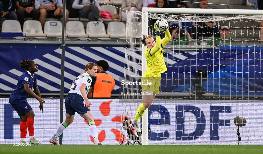 9 June 2026; Republic of Ireland goalkeeper Courtney Brosnan makes a save during the 2027 FIFA Women’s World Cup Qualifier match between France and Republic of Ireland at Stade des Alpes in Grenoble, France. Photo by Stephen McCarthy/Sportsfile
