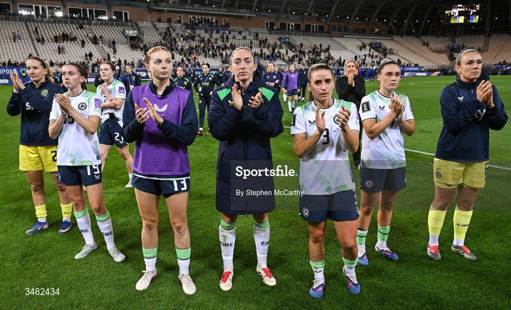 9 June 2026; Republic of Ireland players acknowledges their side's supporters after the 2027 FIFA Women’s World Cup Qualifier match between France and Republic of Ireland at Stade des Alpes in Grenoble, France. Photo by Stephen McCarthy/Sportsfile