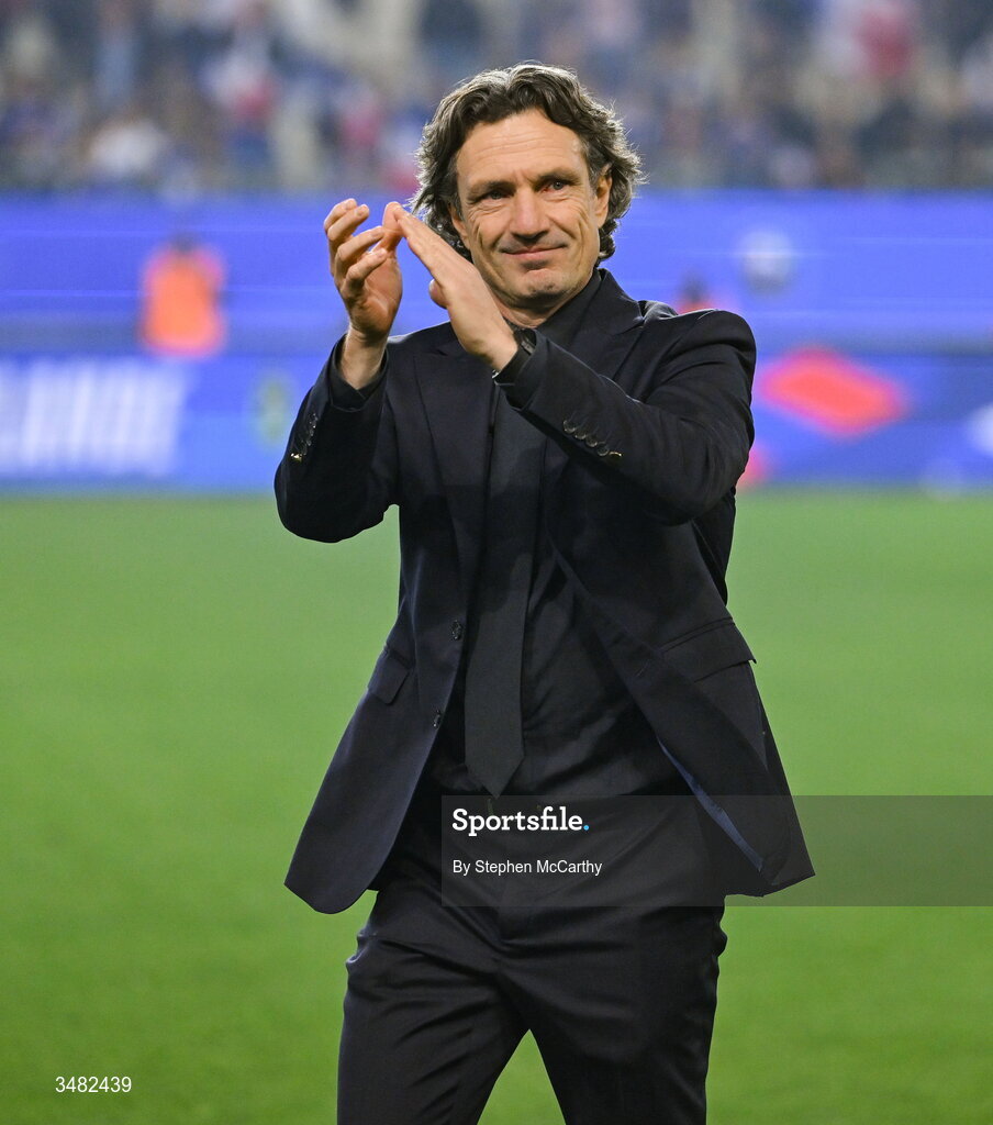 9 June 2026; France head coach Laurent Bonadei acknowledges his side's supporters after the 2027 FIFA Women’s World Cup Qualifier match between France and Republic of Ireland at Stade des Alpes in Grenoble, France. Photo by Stephen McCarthy/Sportsfile